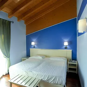 Ristorante Vecchia Riva Hotel Varèse